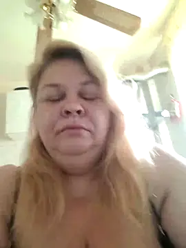 Snapshot of AriannaMilf chatting on October 24, 2025, 7:07 am AriannaMilf online show from October 24, 2025, 7:07 am