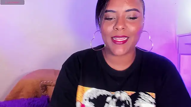 Snapshot of DianaBrownXX chatting on January 20, 2025, 5:15 am DianaBrownXX online show from January 20, 2025, 5:15 am