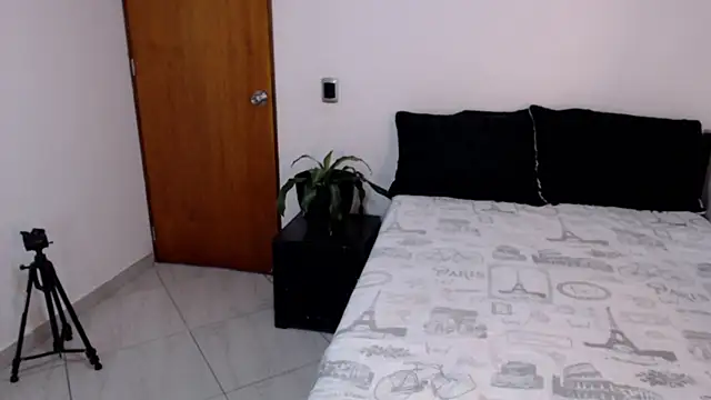 amara lincont online show from October 1, 2025, 9:40 pm