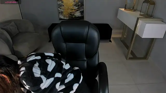 AlessiaCorleone  online show from February 25, 2025, 11:15 pm