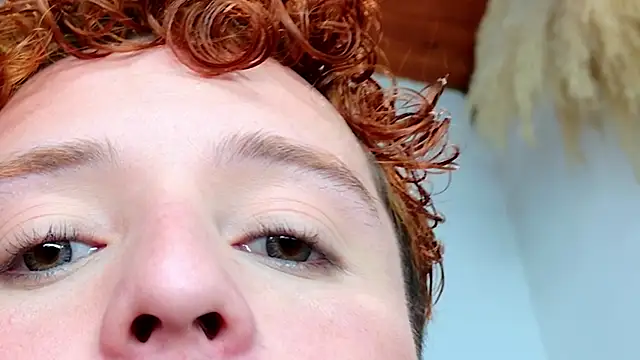 Juan Castano online show from April 26, 2026, 9:45 pm