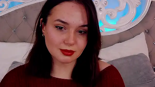 MeIisaLove online show from April 15, 2026, 6:56 pm