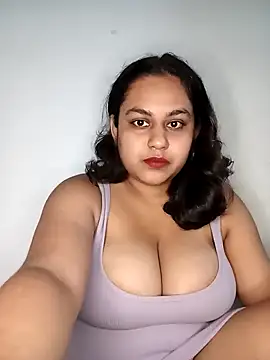 bumblebeegirl online show from December 18, 2024, 5:42 pm