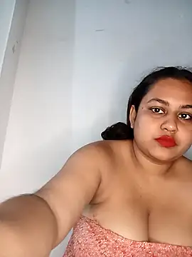 Snapshot of bumblebeegirl chatting on October 12, 2025, 1:12 pm bumblebeegirl online show from October 12, 2025, 1:12 pm