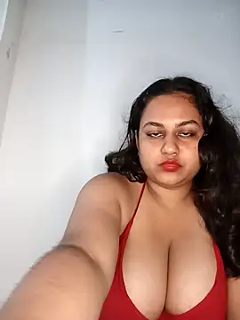 Snapshot of bumblebeegirl chatting on October 3, 2025, 2:07 pm bumblebeegirl online show from October 3, 2025, 2:07 pm