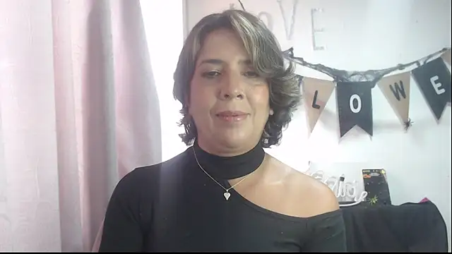Snapshot of Victoria_meester chatting on October 14, 2025, 4:18 pm Victoria meester online show from October 14, 2025, 4:18 pm
