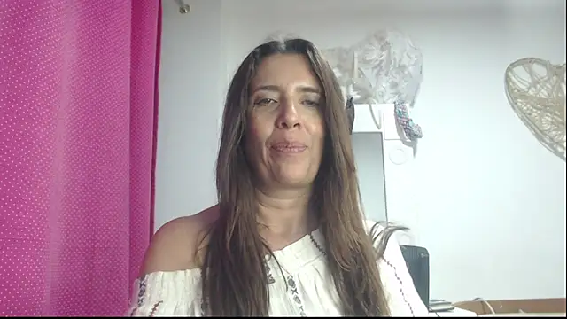 Victoria meester online show from February 11, 2025, 4:35 pm