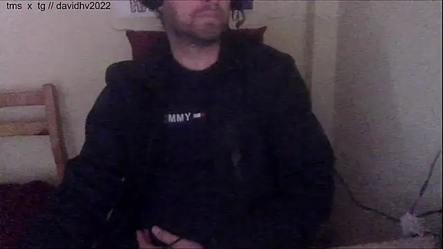 Snapshot of Davidhv2022 chatting on October 23, 2025, 2:16 pm Davidhv2022 online show from October 23, 2025, 2:16 pm