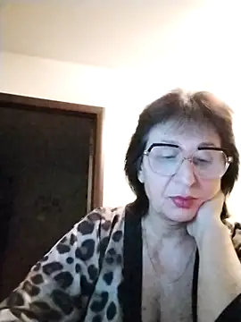 AlbinaXPretty online show from November 11, 2025, 7:52 pm