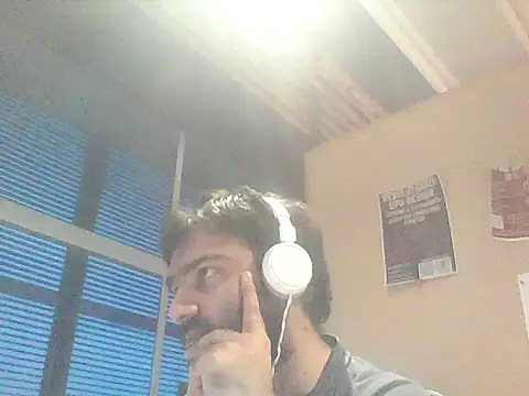 JohnBond009 online show from June 24, 2026, 8:39 pm