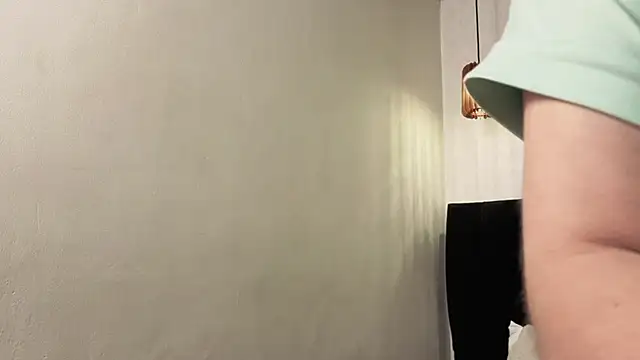 dolly zoe online show from February 24, 2026, 5:19 am