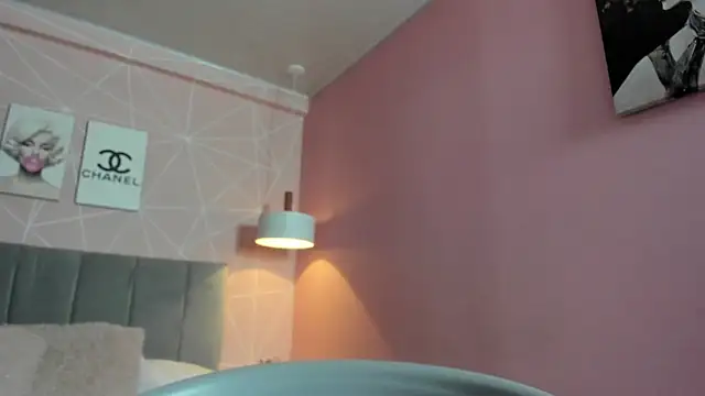 Snapshot of dolly_zoe chatting on September 29, 2025, 5:03 am dolly zoe online show from September 29, 2025, 5:03 am