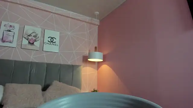 dolly zoe online show from February 13, 2025, 5:26 am