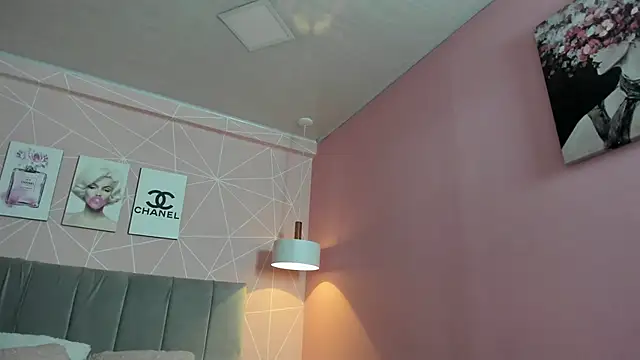 dolly zoe online show from November 7, 2025, 10:03 pm