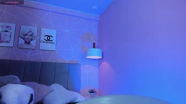 Snapshot of dolly_zoe chatting on September 26, 2025, 9:43 pm dolly zoe online show from September 26, 2025, 9:43 pm