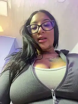 Snapshot of ayshel__ chatting on October 22, 2025, 3:39 am ayshel online show from October 22, 2025, 3:39 am