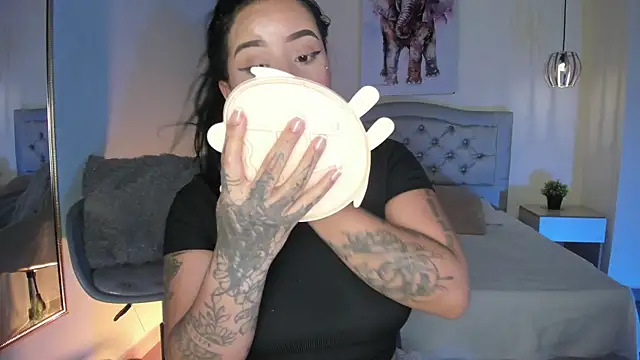 Snapshot of ayshel__ chatting on October 2, 2025, 8:07 am ayshel online show from October 2, 2025, 8:07 am