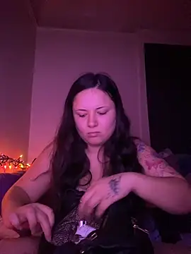 xocrybaby online show from November 12, 2025, 5:22 am