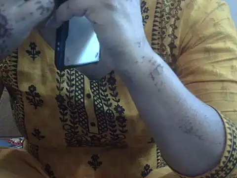 shekira99 online show from March 31, 2026, 6:26 am