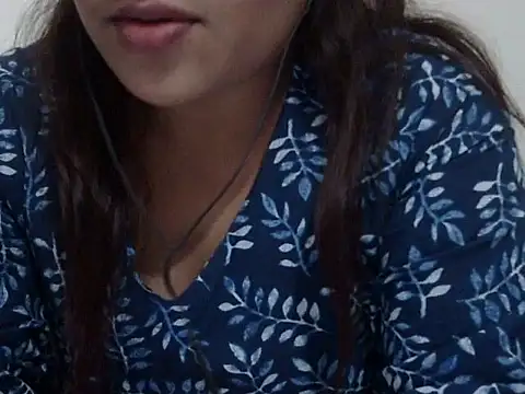 shekira99 online show from December 22, 2025, 8:09 pm