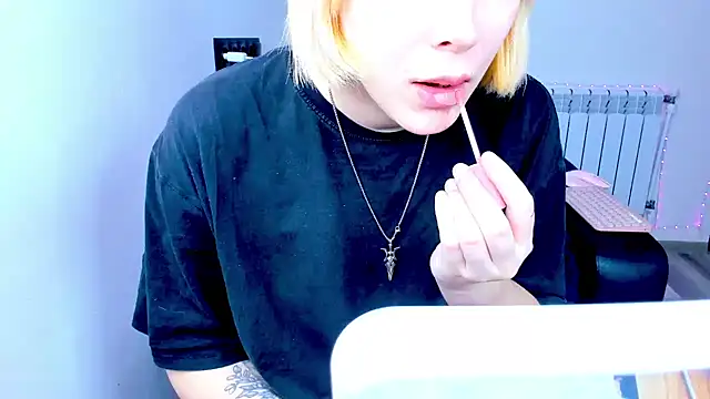 Snapshot of dollmore chatting on October 24, 2025, 9:25 pm dollmore online show from October 24, 2025, 9:25 pm