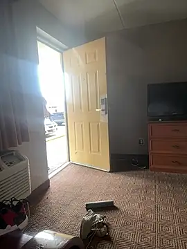 Stressreliever82 online show from April 17, 2026, 7:38 pm