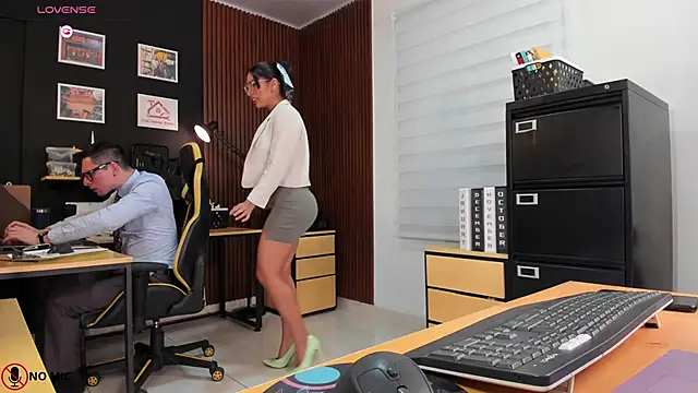 Snapshot of Office_Naughty_Girl chatting on January 23, 2025, 8:56 pm Office Naughty Girl online show from January 23, 2025, 8:56 pm