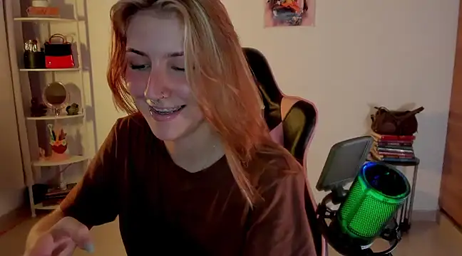 Snapshot of Dakotaa_ chatting on February 3, 2025, 2:14 am Dakotaa  online show from February 3, 2025, 2:14 am