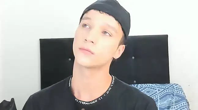 Snapshot of angelcortes chatting on January 17, 2025, 11:49 am angelcortes online show from January 17, 2025, 11:49 am