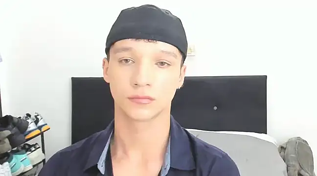 Snapshot of angelcortes chatting on January 6, 2025, 12:02 pm angelcortes online show from January 6, 2025, 12:02 pm