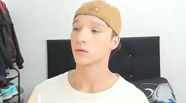 Snapshot of angelcortes chatting on January 16, 2025, 11:04 am angelcortes online show from January 16, 2025, 11:04 am