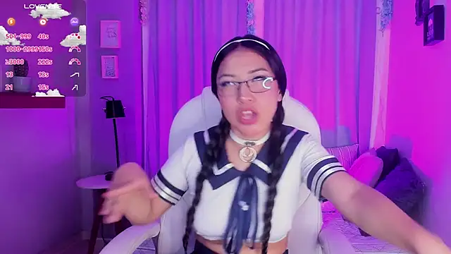 CoralineRicce  online show from February 4, 2025, 8:02 am