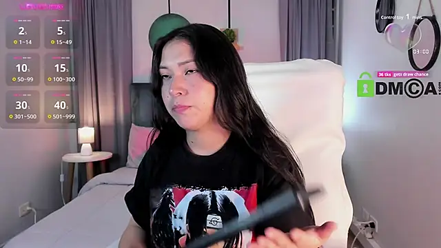 Snapshot of CoralineRicce_ chatting on October 27, 2025, 12:33 am CoralineRicce  online show from October 27, 2025, 12:33 am