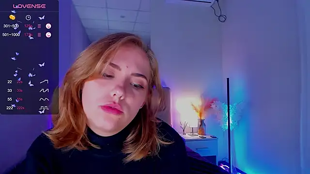 Snapshot of DellaRowe chatting on October 7, 2025, 12:17 pm DellaRowe online show from October 7, 2025, 12:17 pm