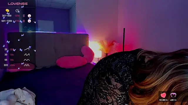 Snapshot of DellaRowe chatting on September 30, 2025, 5:52 pm DellaRowe online show from September 30, 2025, 5:52 pm