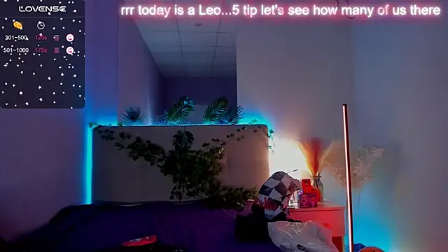 Snapshot of DellaRowe chatting on October 19, 2025, 5:59 pm DellaRowe online show from October 19, 2025, 5:59 pm