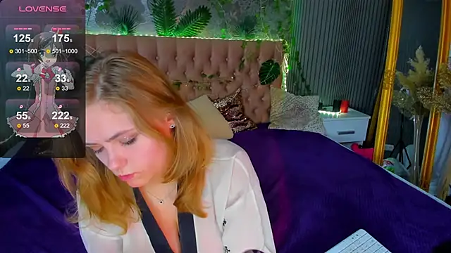 Snapshot of DellaRowe chatting on February 28, 2025, 10:50 pm DellaRowe online show from February 28, 2025, 10:50 pm