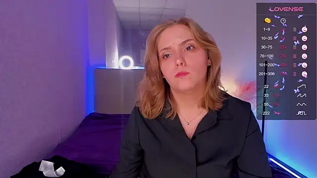 Snapshot of DellaRowe chatting on September 22, 2025, 12:22 pm DellaRowe online show from September 22, 2025, 12:22 pm