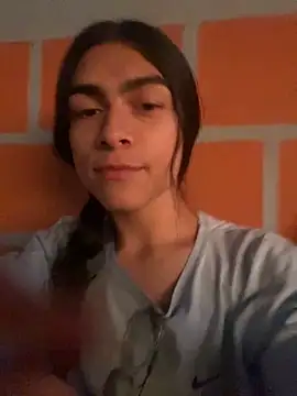 Snapshot of valendoll chatting on January 23, 2025, 11:36 pm valendoll online show from January 23, 2025, 11:36 pm