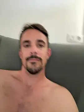 julian333 online show from May 22, 2026, 2:59 pm