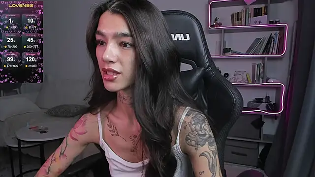 vinkitinkii online show from March 3, 2025, 6:42 am