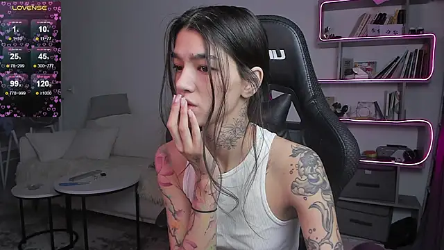 vinkitinkii online show from February 18, 2025, 6:37 am