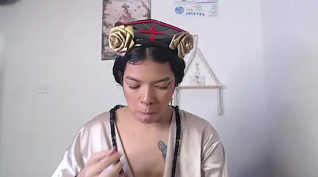 yungelitamor  online show from February 2, 2025, 8:34 am