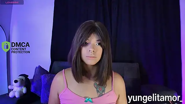 yungelitamor  online show from February 19, 2026, 5:26 am