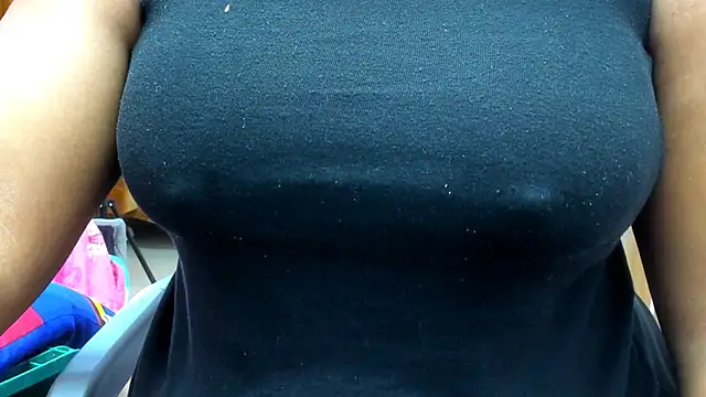 Snapshot of Camila_sandoval_01 chatting on October 1, 2025, 10:09 am Camila sandoval 01 online show from October 1, 2025, 10:09 am