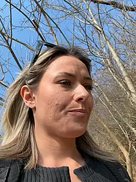 petrouchkaaa  online show from February 27, 2026, 12:05 pm