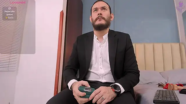 jeanpiere  online show from December 14, 2025, 7:19 pm