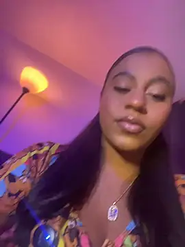 charlotteeruss online show from July 18, 2026, 3:04 am