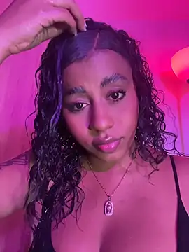 charlotteeruss online show from July 25, 2026, 12:29 am