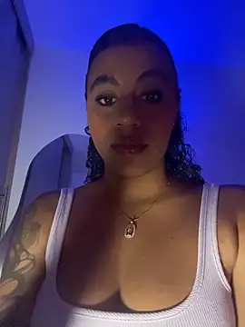 Snapshot of charlotteeruss chatting on April 21, 2026, 2:47 am charlotteeruss online show from April 21, 2026, 2:47 am